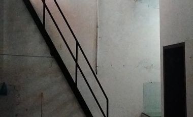 Dijual murah Raya Wiguna cocok untuk usaha dan rumah tinggal