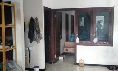 Dijual murah Raya Wiguna cocok untuk usaha dan rumah tinggal