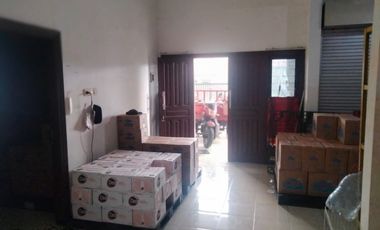 Dijual murah Raya Wiguna cocok untuk usaha dan rumah tinggal