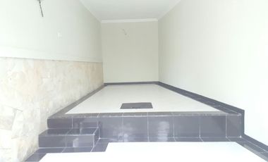 Rumah Mewah di jalan Kasipah dekat Candi Golf Semarang