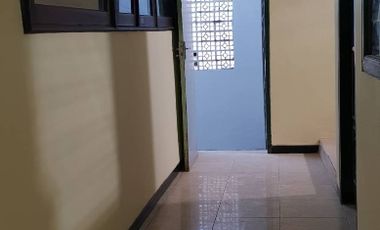 Disewakan Hunian Nyaman Rumah 2 Lantai di Jombang Permai