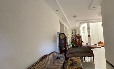 dijual rumah di sumber solo