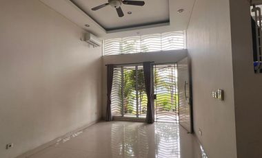 Disewakan Rumah Besar 3 lantai dekat Bandara tangerang , Duta Garde