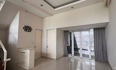 Disewakan Rumah Besar 3 lantai dekat Bandara tangerang , Duta Garde