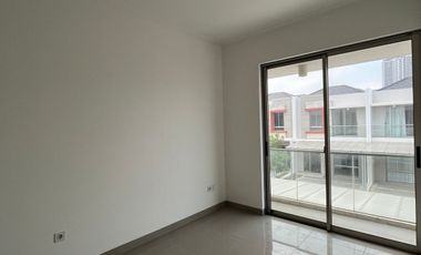 Disewa murah rumah pik 2 uk 6x10 strategis bagus