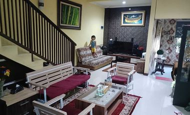 Rumah Sidoarjo Pondok Mutiara Semi Furnished Depan Pintu Tol