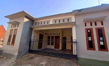 rumah murah kamar 5 di kadipiro Solo turun harga