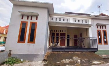 rumah murah kamar 5 di kadipiro Solo turun harga