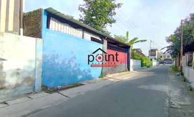 Rumah dan Bangunan Rumah Strategis Dekat Kampus UMS