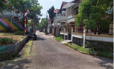 DILELANG MURAH Rumah 2 lantai bagus siap huni Komplek Margahayu Raya