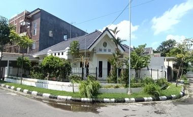 Sewa Rumah 1LT, Semi Furnish, lokasi strategis, One gate sistem