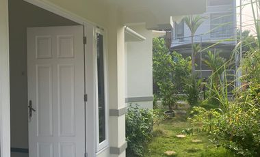 Sewa Rumah 1LT, Semi Furnish, lokasi strategis, One gate sistem