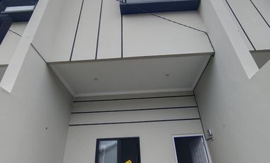 1 Unit Lagi Rumah Baru 3 Lantai Di Jelambar Jakbar