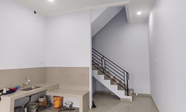 1 Unit Lagi Rumah Baru 3 Lantai Di Jelambar Jakbar