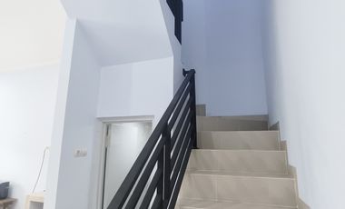 1 Unit Lagi Rumah Baru 3 Lantai Di Jelambar Jakbar