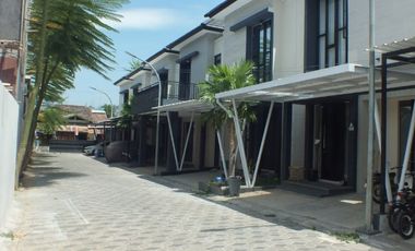 Rumah 2 Lt Semi Furnished di De Villa Jangli, Jl.  Jangli Tlawah