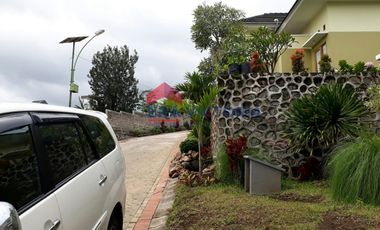 villa ada kolam renang disewakan di Batu Malang