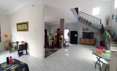 RUMAH MURAH 2LT DI DEPOK, HALAMAN LUAS, 5 KAMAR, BONUS KIOS JUALAN