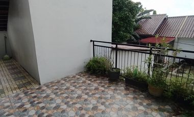 RUMAH MURAH 2LT DI DEPOK, HALAMAN LUAS, 5 KAMAR, BONUS KIOS JUALAN