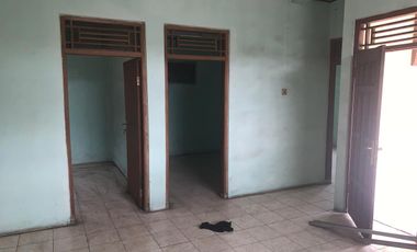 Dijual Cepat Rumah 2 Lantai Lokasi Strategis di Narogong Bekasi