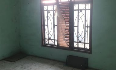 Dijual Cepat Rumah 2 Lantai Lokasi Strategis di Narogong Bekasi