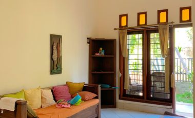 Rumah lantai 2 di Sentral Senggigi tourist area