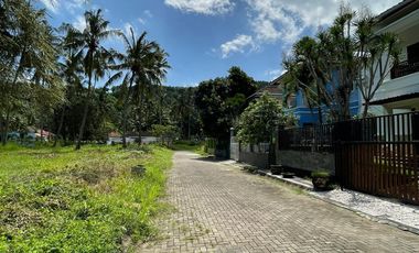 Rumah lantai 2 di Sentral Senggigi tourist area