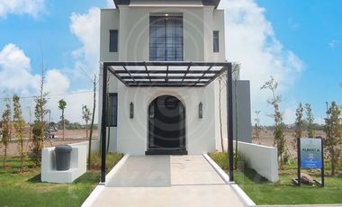 Rumah mewah tengah kota sidoarjo dengan view danau pertama