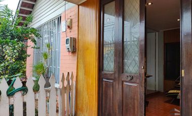 Casa en venta de 3 dormitorios c/ estacionamiento en Lomas de Eyzaguirre