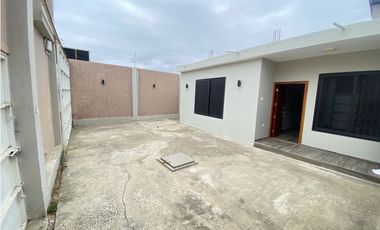 Venta de casa tipo villa en Los Gavilanes, Manta, Ecuador, cerca de la PUCE