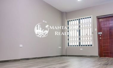 Venta de casa tipo villa en Los Gavilanes, Manta, Ecuador, cerca de la PUCE