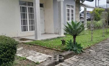 Villa Nyaman dan Asri