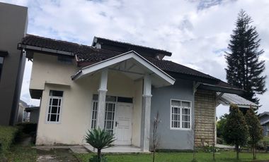 Villa Nyaman dan Asri