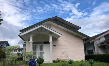 Villa Nyaman dan Asri