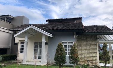 Villa Nyaman dan Asri