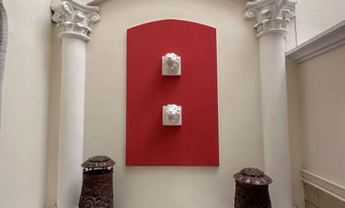 Rumah klasik Tenggilis utara 200m2 ada 4+1 kamar tidur semi furnish