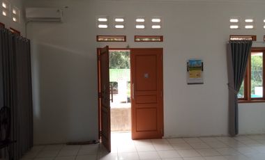 Rumah Semi Villa + Kebun Durian di Cibatu Purwakarta Dijual Murah