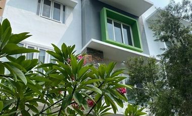 Jual Rumah 5 Lantai dgn Private Lift di Springhill Golf Residences Kemayoran Siap Huni