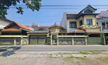 Rumah Luas Jajar Lawyan Dekat Manahan Hotel Alila Solo Kota