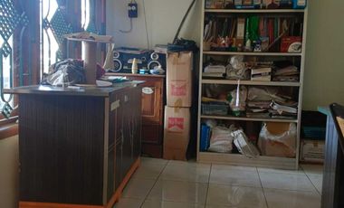 Rumah Luas Jajar Lawyan Dekat Manahan Hotel Alila Solo Kota