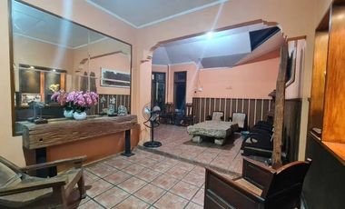 Rumah Luas Jajar Lawyan Dekat Manahan Hotel Alila Solo Kota