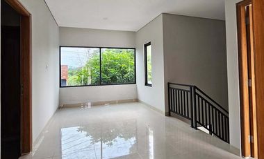 Rumah Murah 2 Lantai Dalam Cluster Barat RSA UGM Dekat Jogja City Mall