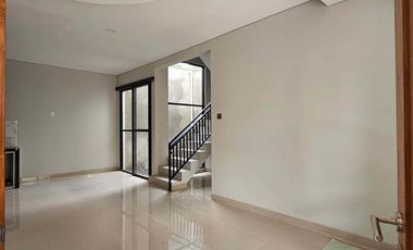 Rumah Murah 2 Lantai Dalam Cluster Barat RSA UGM Dekat Jogja City Mall