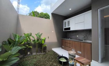 Rumah Baru Siap Huni Modern Tropical di Sleman Dekat Pasar Cebongan