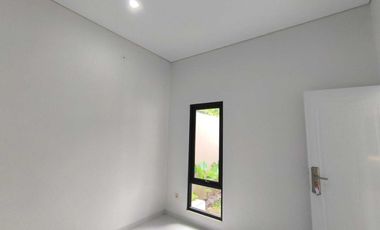 Rumah Baru Siap Huni Modern Tropical di Sleman Dekat Pasar Cebongan