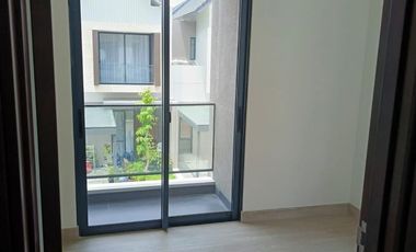 Sewa rumah baru 4 kamar podomoropark bandung