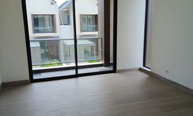 Sewa rumah baru 4 kamar podomoropark bandung