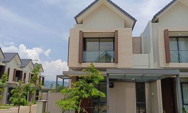 Sewa rumah baru 4 kamar podomoropark bandung