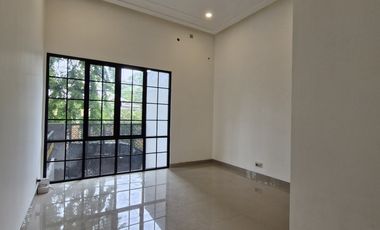 Rumah Mewah Tomang Luas 313m2 Siap Huni Boulevard SHM Termurah