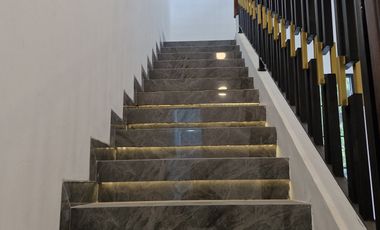 Rumah Mewah Tomang Luas 313m2 Siap Huni Boulevard SHM Termurah
